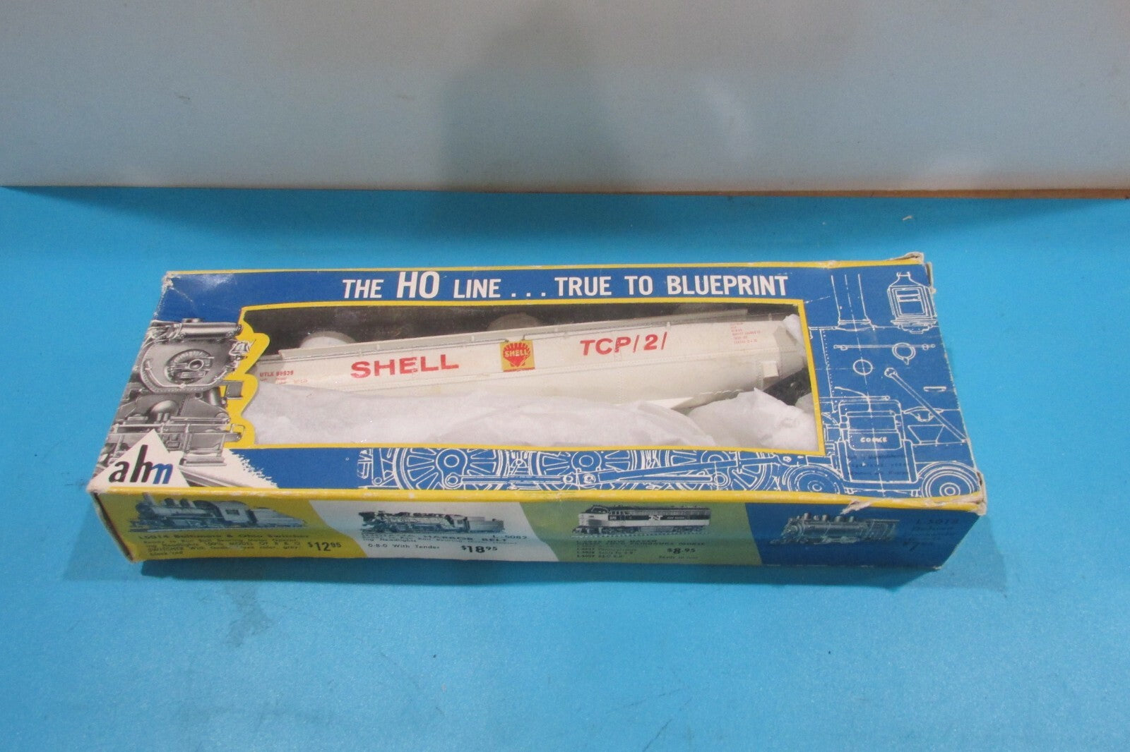 HO Scale AHM  Vintage Tank Car " Shell" TPC/2 Lot#2556