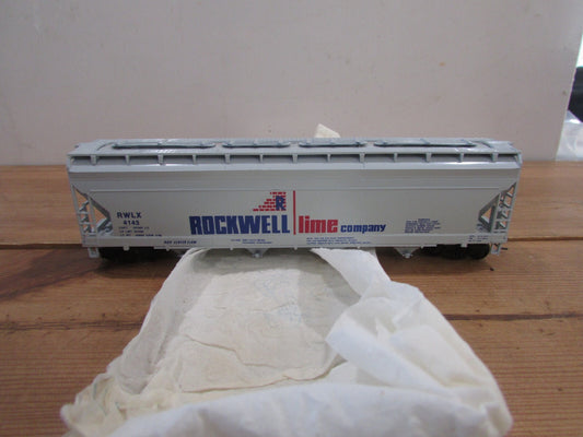 HO Scale Athearn 1300 ACF Center Flow Rockwell Lime #4143 RTR