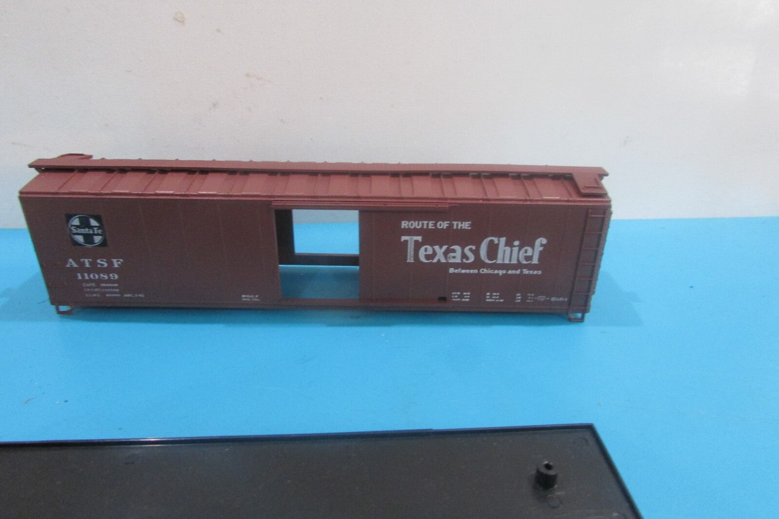 HO Scale Athearn 5056  50'Box Car Kit Santa Fe Texas Chief