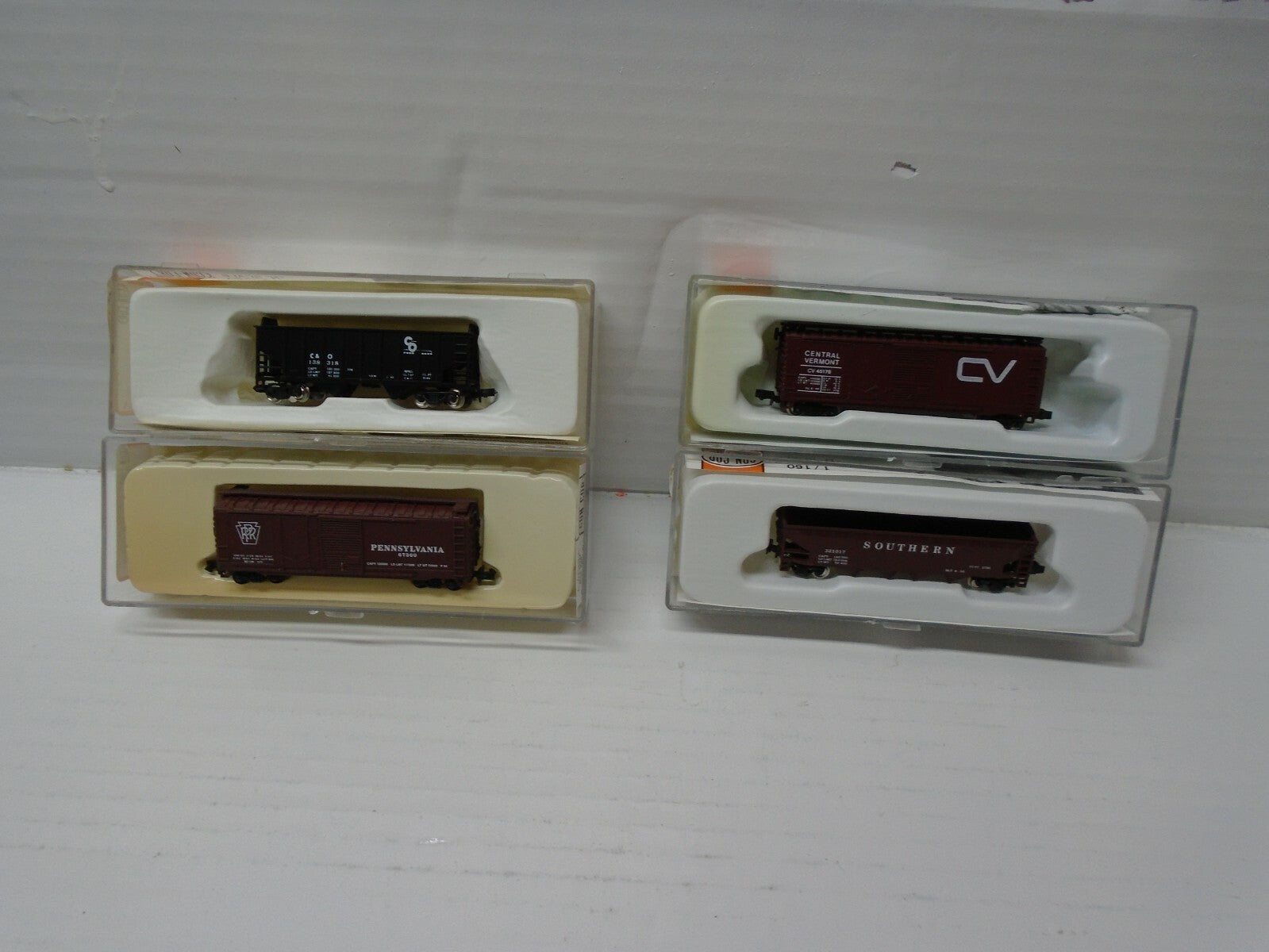 N Scale Con-Cor (4)  Diferents Freight Cars Lot#2453