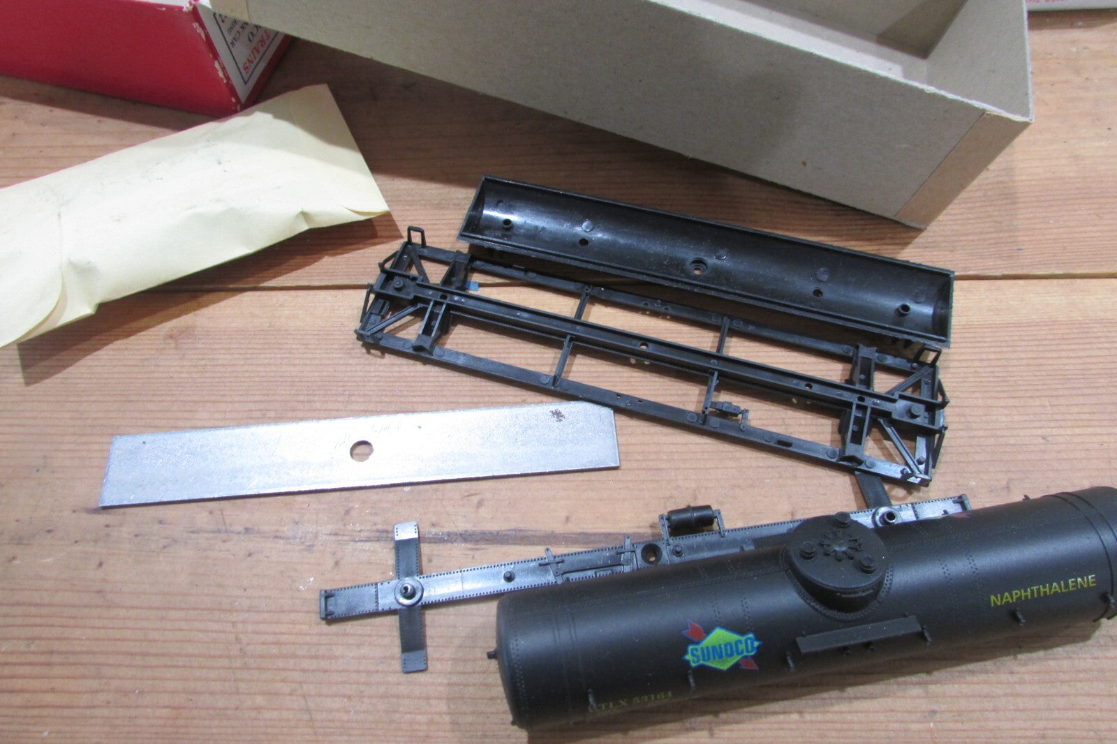 Ho Scale Branchline Trains (3) SUNOCO Single Dome Tank Car Kits Lot#4196