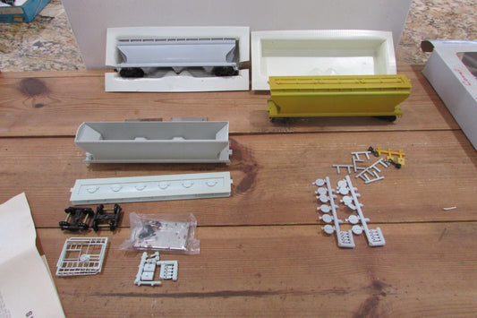 HO Scale Front Range Products(3) ACF 3Bay Grain Cars Undecorated  Lot#4733