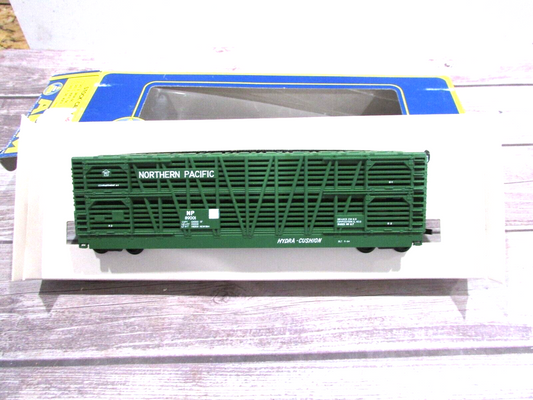 HO Scale AHM 5421C Stock Car  Northern Pacific(Green) #89001