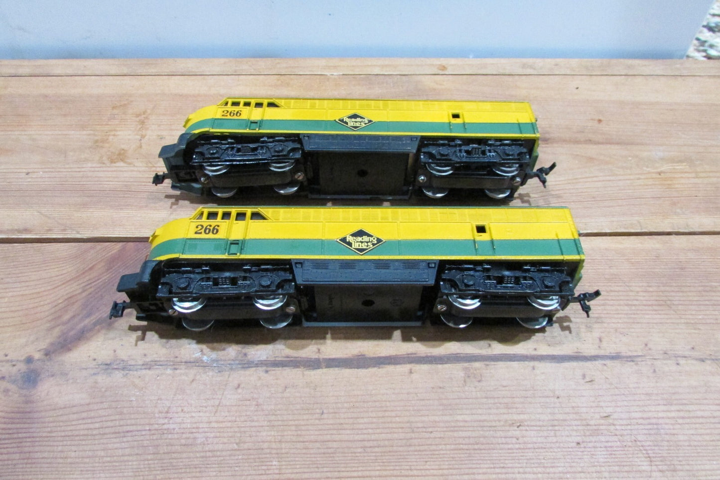 HO Scale AHM Power & Dummy Reading Lines Diesel Locomotives  Lot#3661