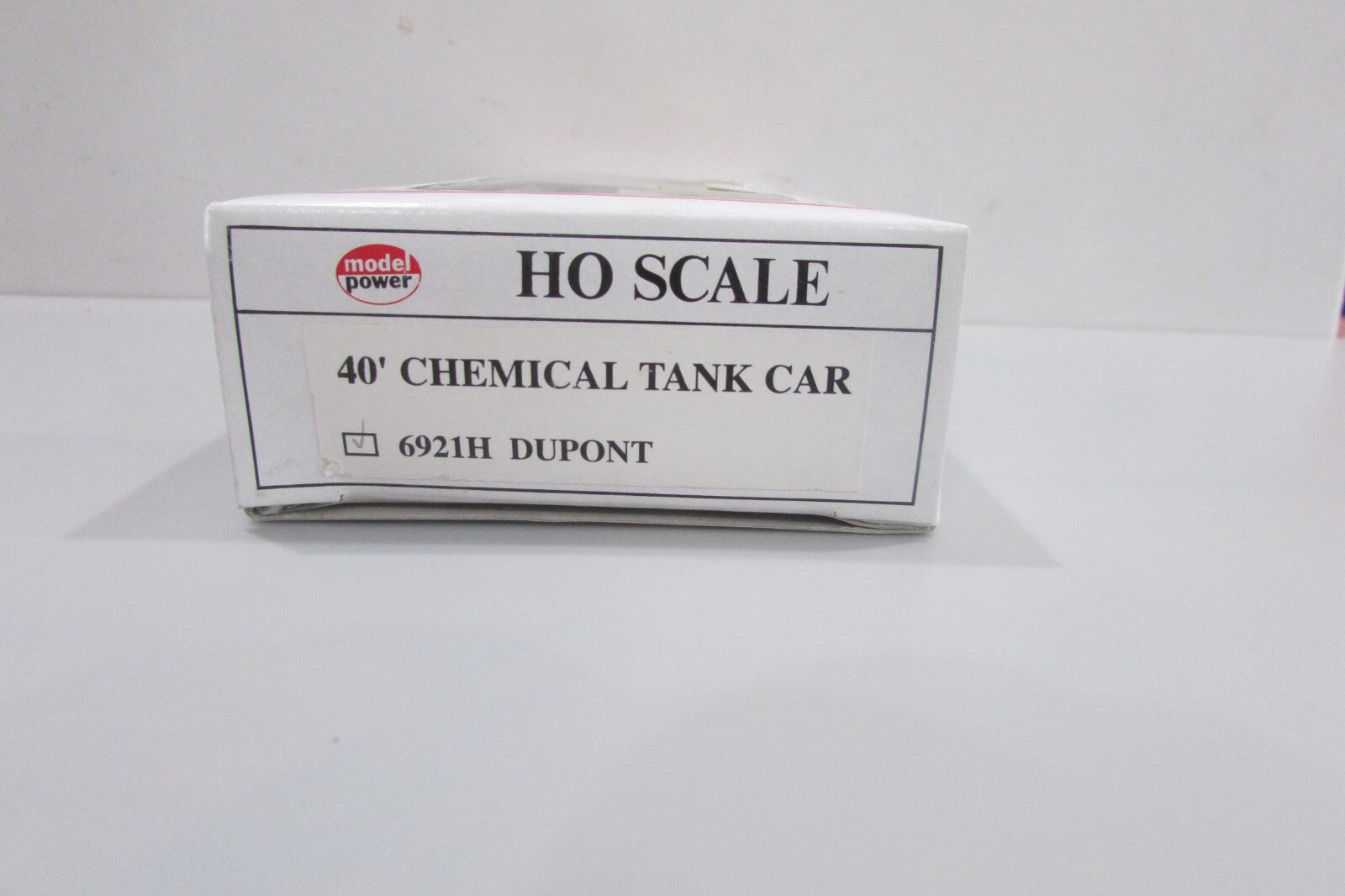 HO Scale Model Power 6921H Dupont 40' Chemical Tank Car