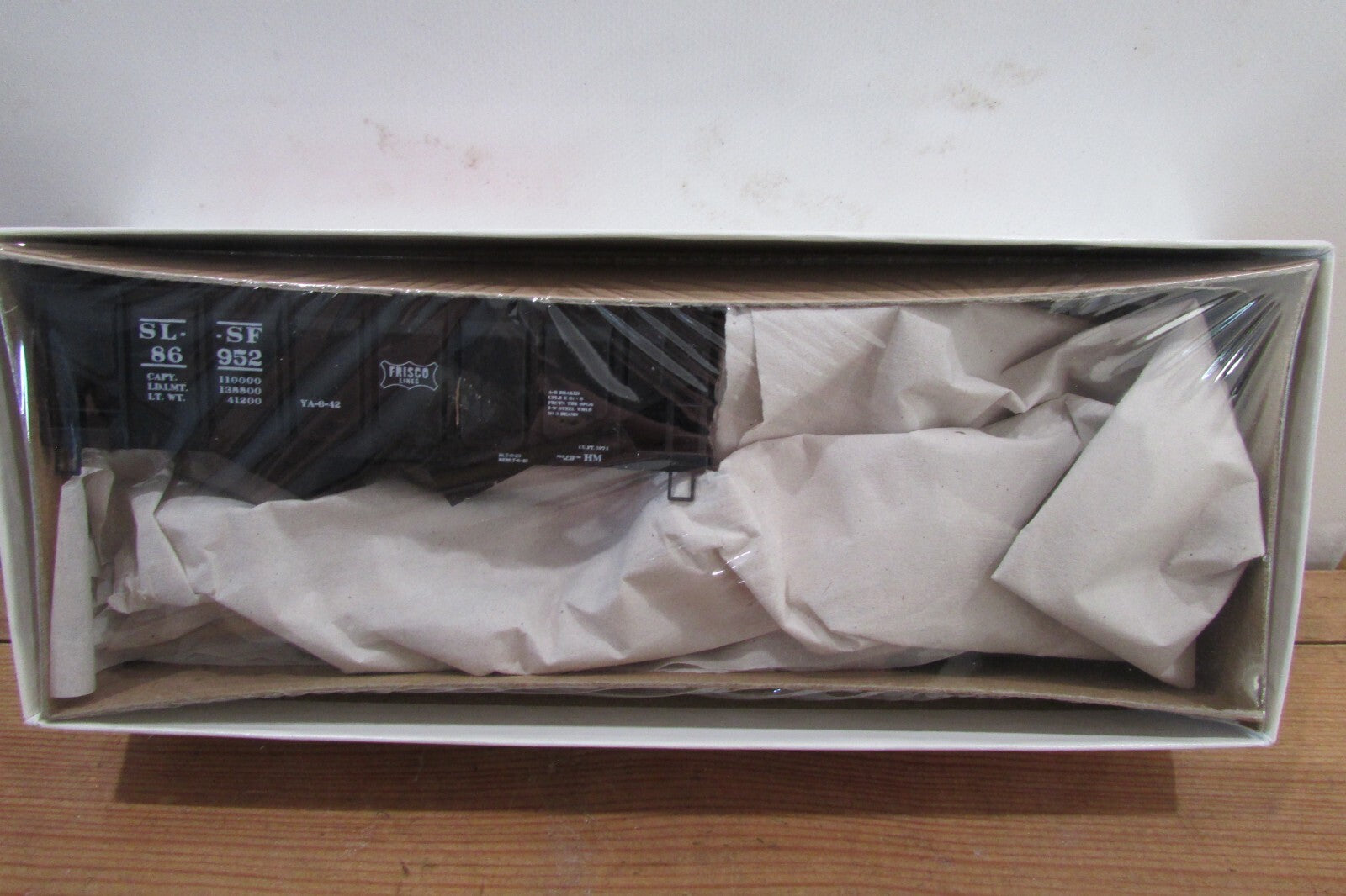 HO Scale Accurail 2806 Panel Side Twin Hopper FRISCO