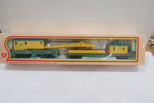 Ho Scale IHC Premier Series  Reading Crane Car w/ Boom Tender Lot#2940
