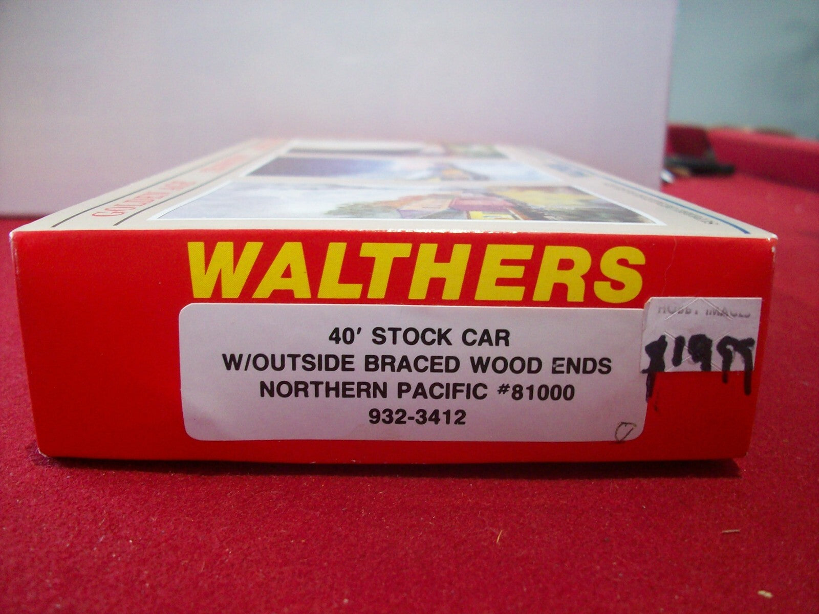 HO Scale Walthers 932-3412 Stock Car w/outside Braced Wood "Northern Pacific"