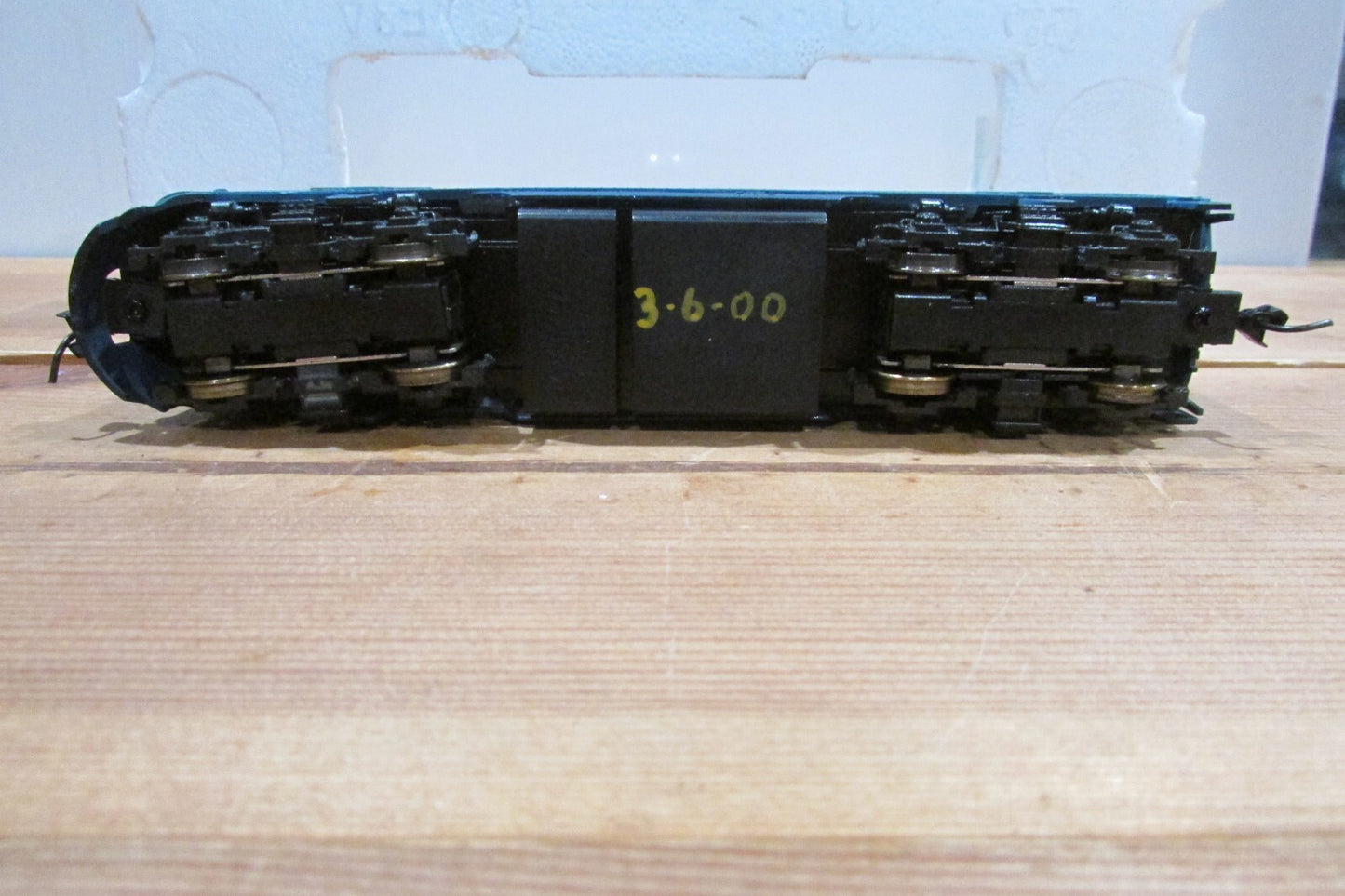 HO Scale Life-Like F3A Diesel Locomotive #200C   Lot#2744