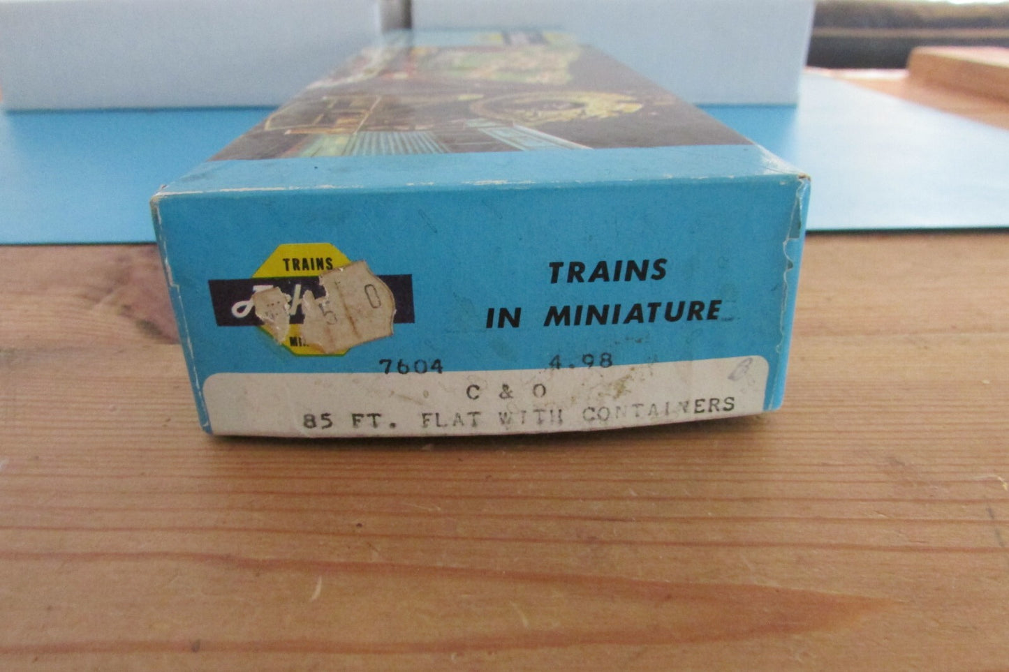 HO Scale Athearn C&O 85ft Flat Car with 3 Containers Lot#2637