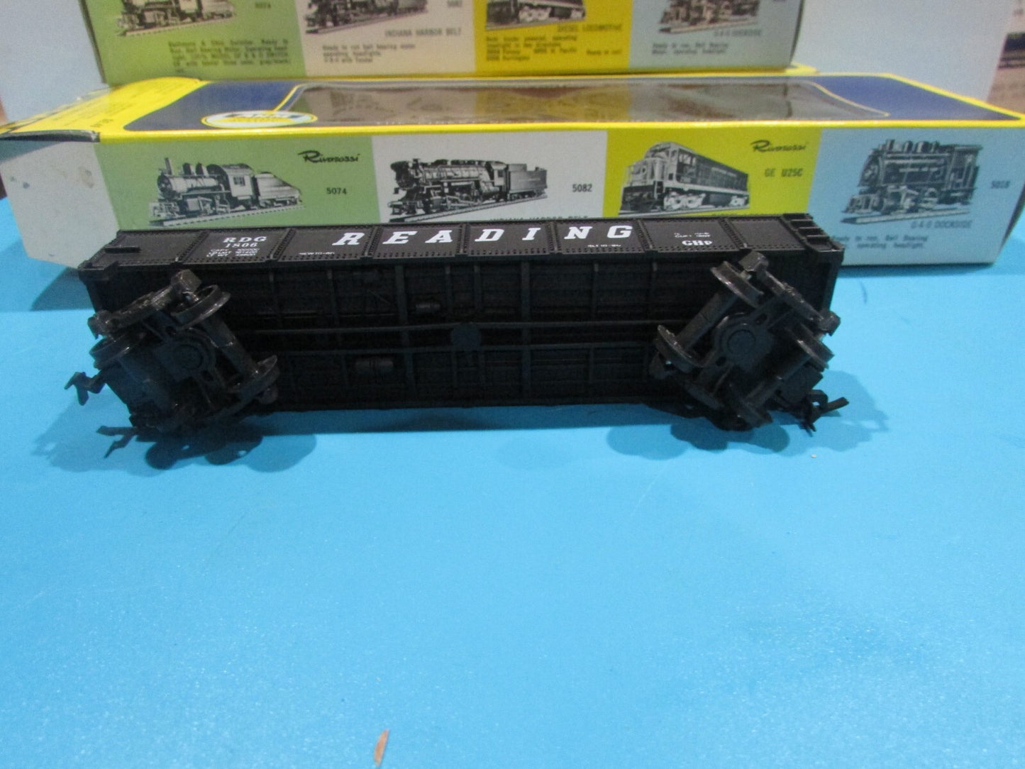 HO Scale AHM 5536 (3) Gondolas Cars with Load Reading Lot#3563