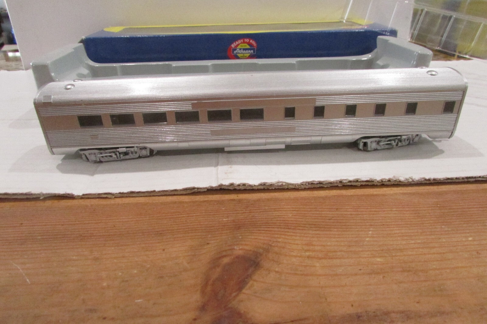 HO Scale Athearn RTR (2) 7923,7924 Undecorated Passenger Cars Lot#3433