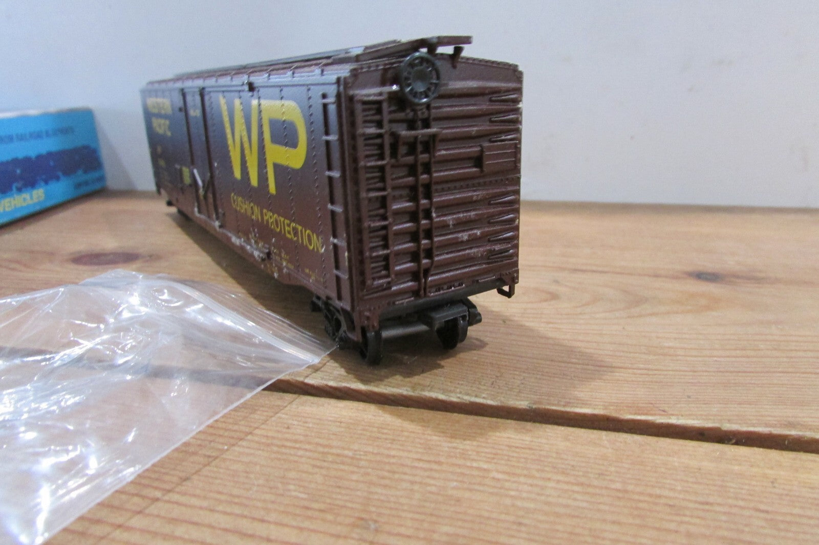 HO Scale Athearn 50' Reefer Car Western Pacific Lot#3798