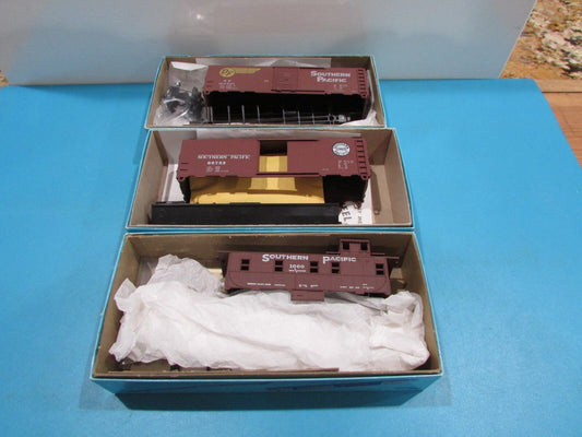 HO Scale Athearn  Assorted Cars & Caboose Southern Pacific Lot#1585