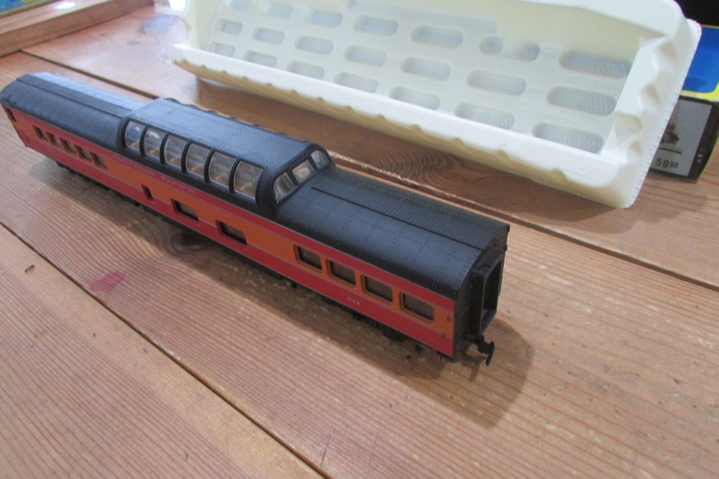 HO Scale AHM 49663 Southern Pacific 85ft Vista Dome Coach #345 Lot#4852