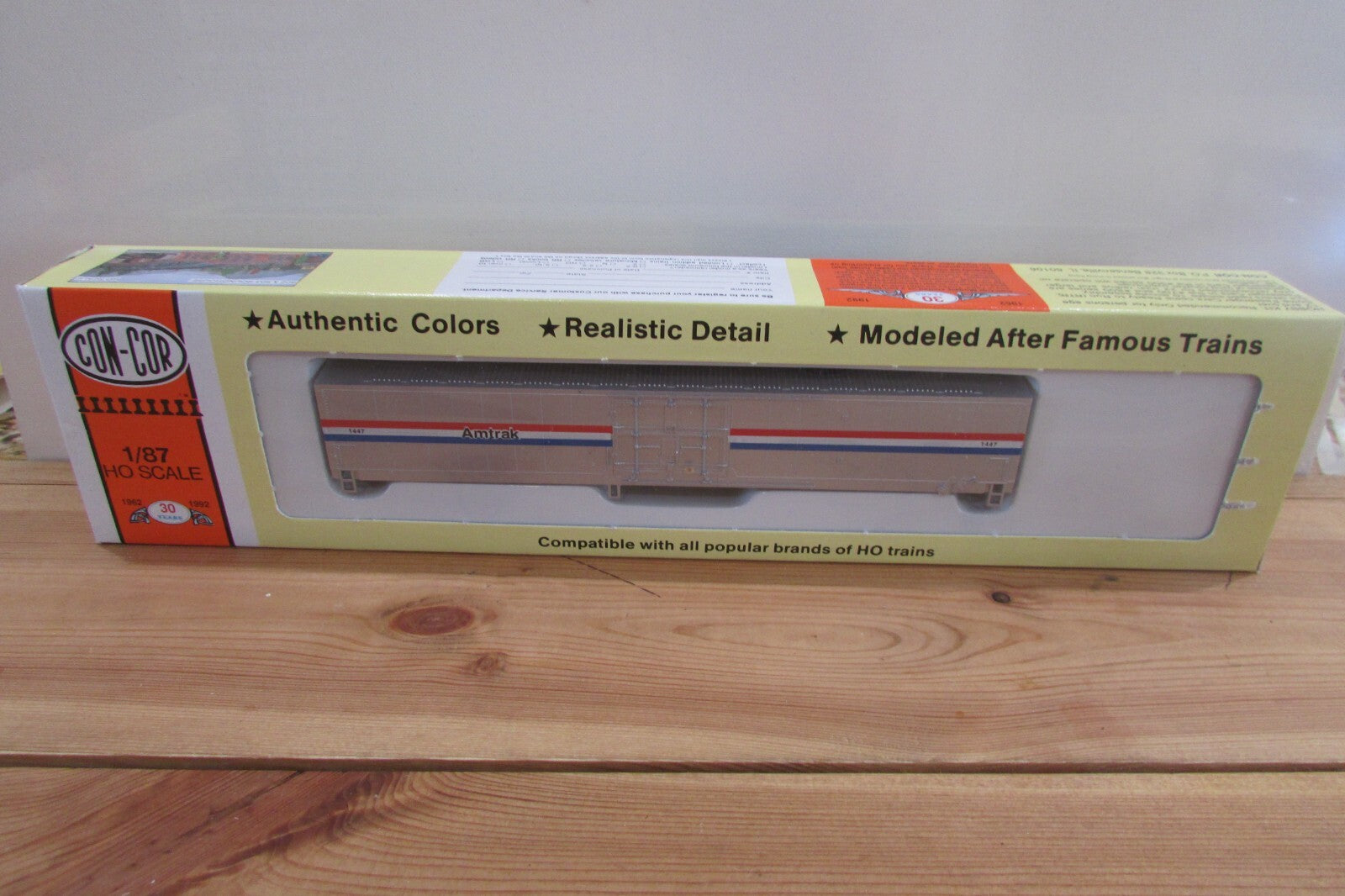 HO Scale Con-Cor 60ft Mail Handling Car Amtrak #1447 Lot#0026
