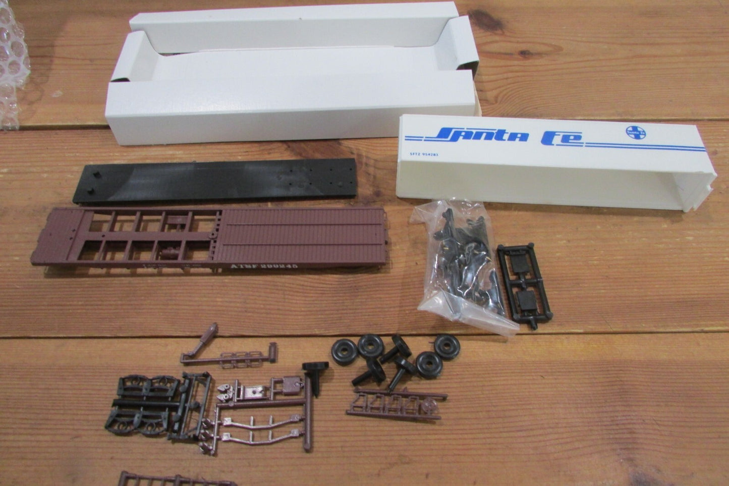 HO Scale Front Ranger Product 4133 TOFC Flat Car W/ Trailer Santa Fe Lot#3764