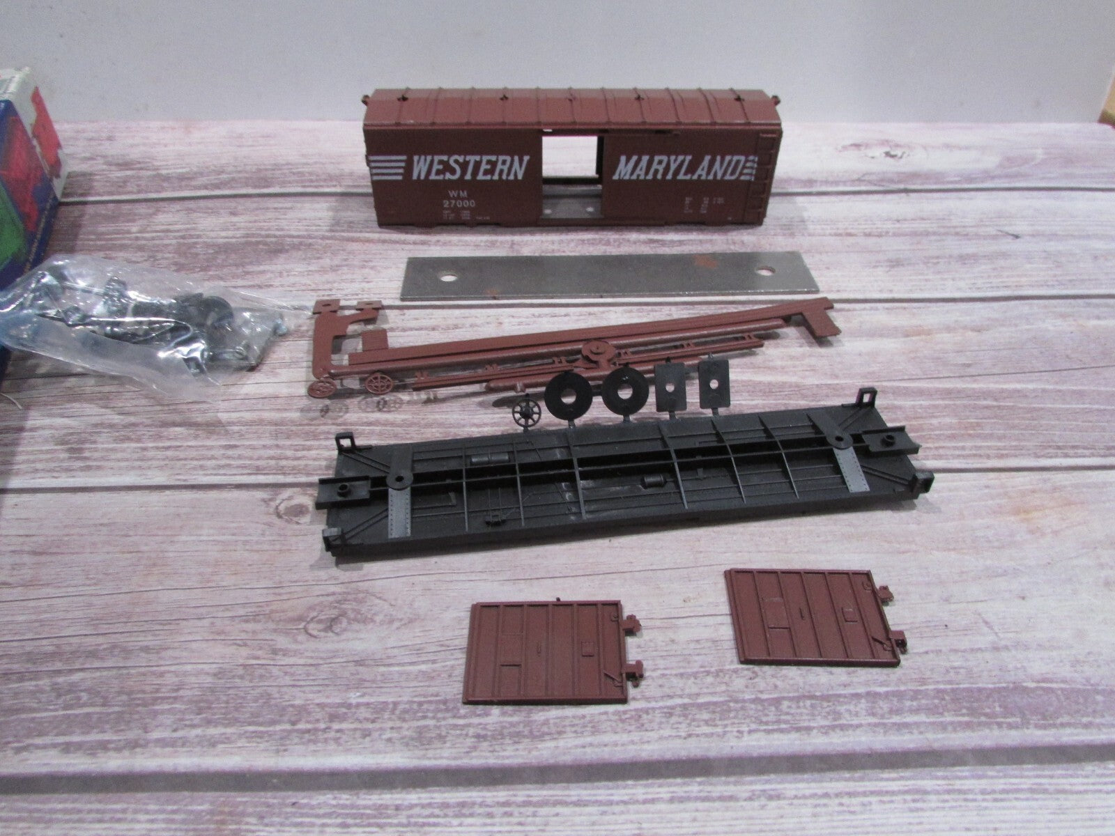 HO Scale RoundHouse 1078 40' Box Car Kit Western Maryland #27000 RH4305
