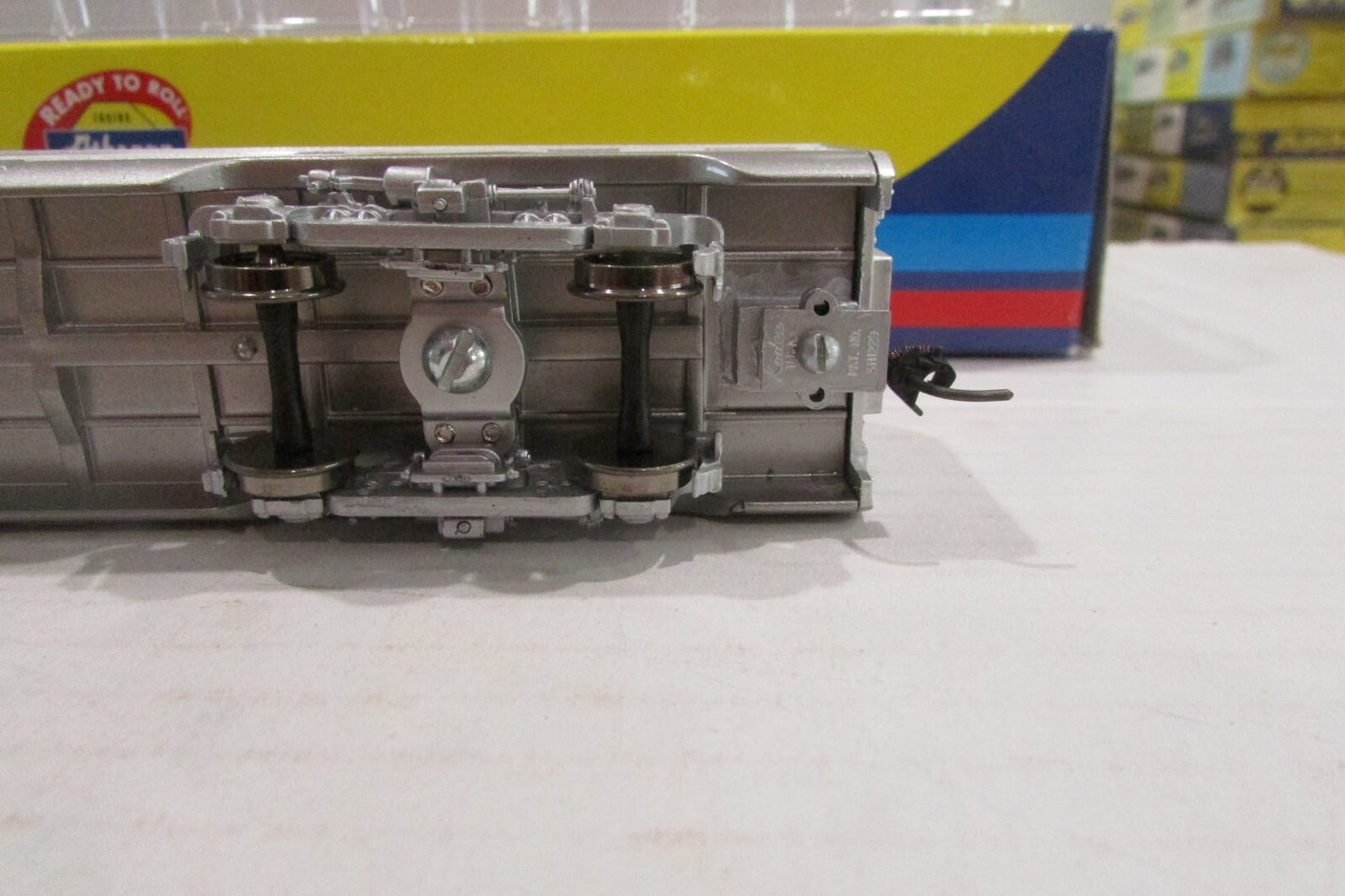 HO Scale Athearn RTR (2) 7923,7924 Undecorated Passenger Cars Lot#3433