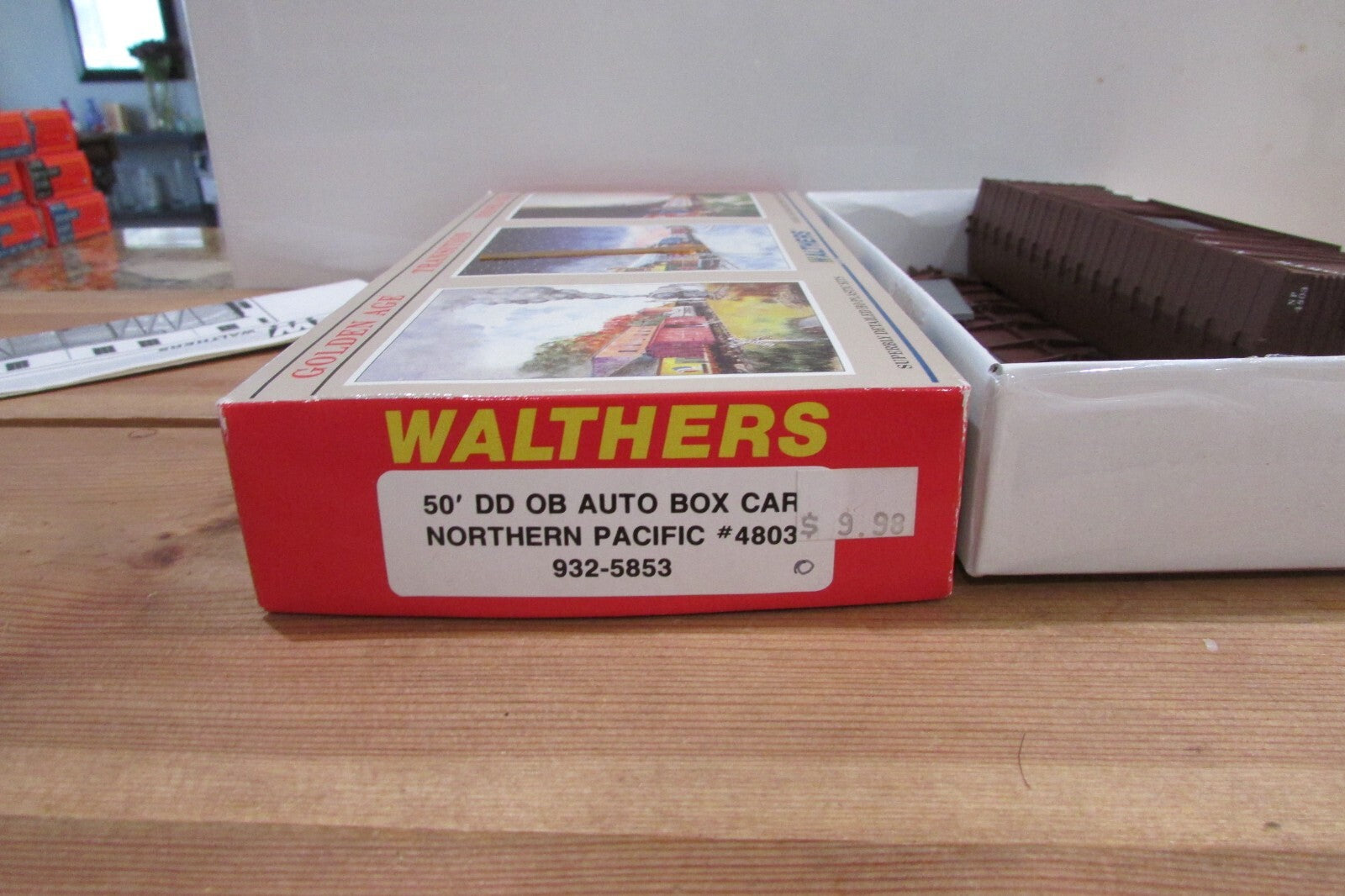 HO Scale Walthers  932-5856 50' DD OB AUTO BOX "Northern Pacific" Lot#0317