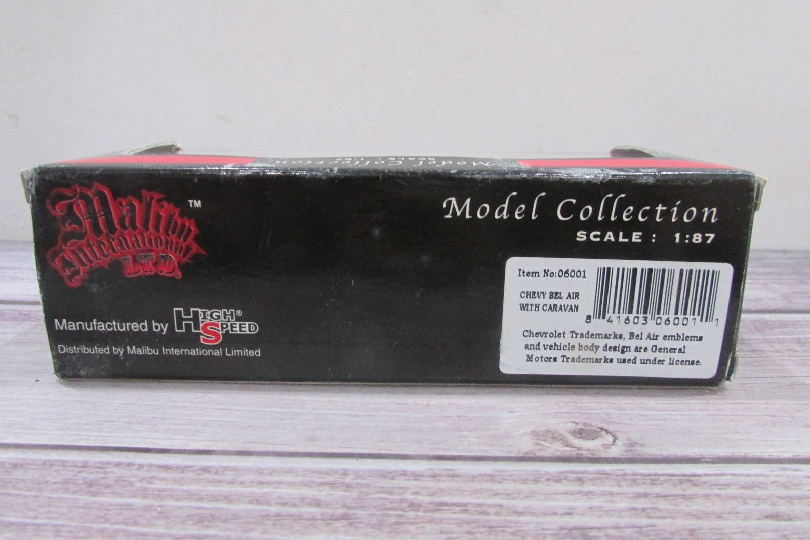 HO  Scale 1:87 Malibu Chevy Bel Air w/ caravan camper trailer