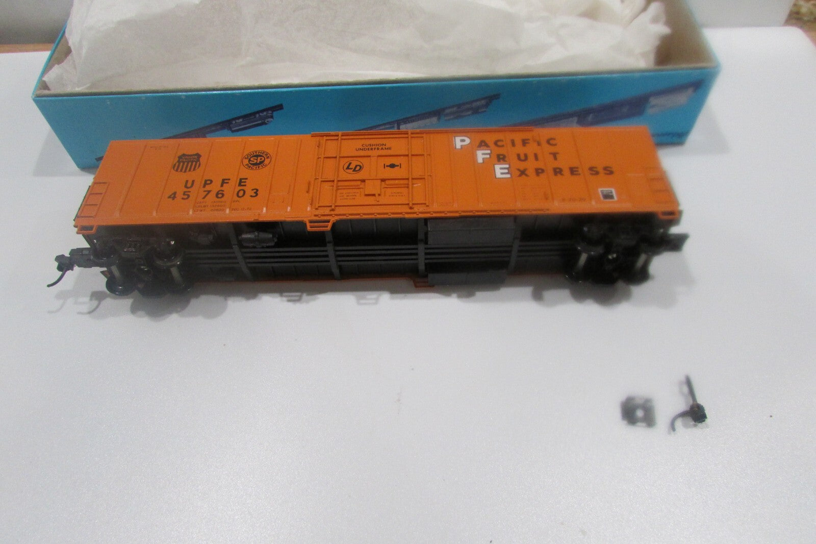 HO Scale Athearn 5465 57ft Reefer Car Pacific Fruit Express #UPFE 457603