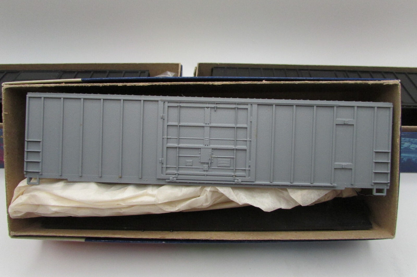 HO Scale RoundHouse (3)Assorted Boxcars Kits UNDECORATED Lot#4798