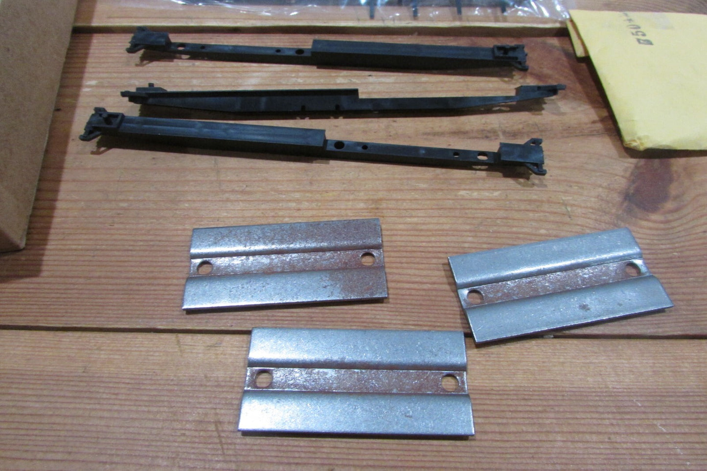 HO Scale Athearn 5560 Impack Inter (Black) Articulated PiggyBack C-D-E Units