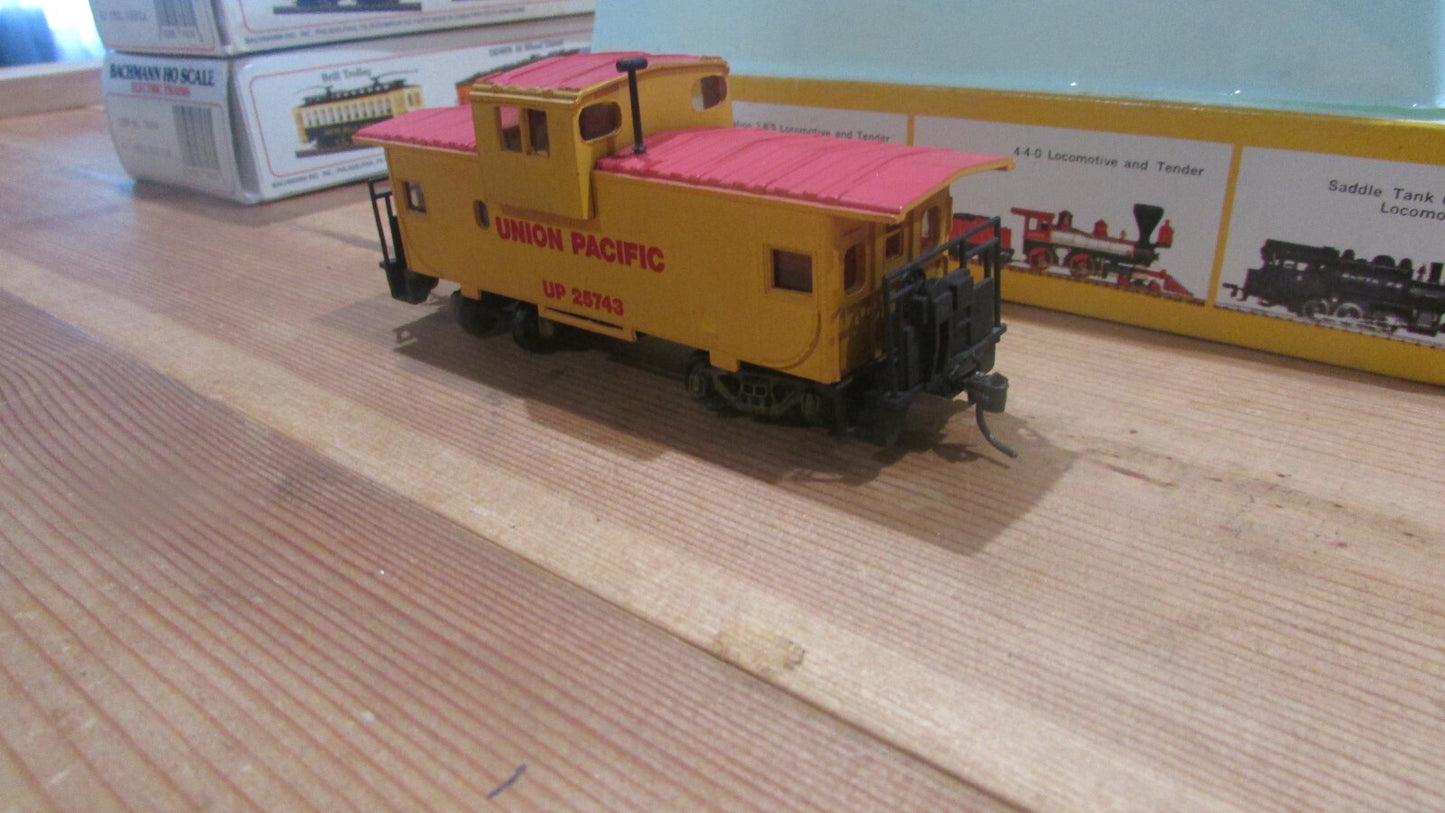 HO Scale (4) Assorted Freight Car Union Pacific LOT#0287