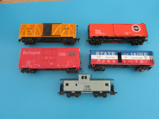 HO Scale (5) Assorted Freight Cars Lot#0855