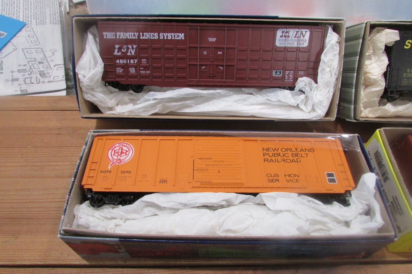 HO Scale Roundhouse (4) Assorted Freight Cars RTR Lot#4377