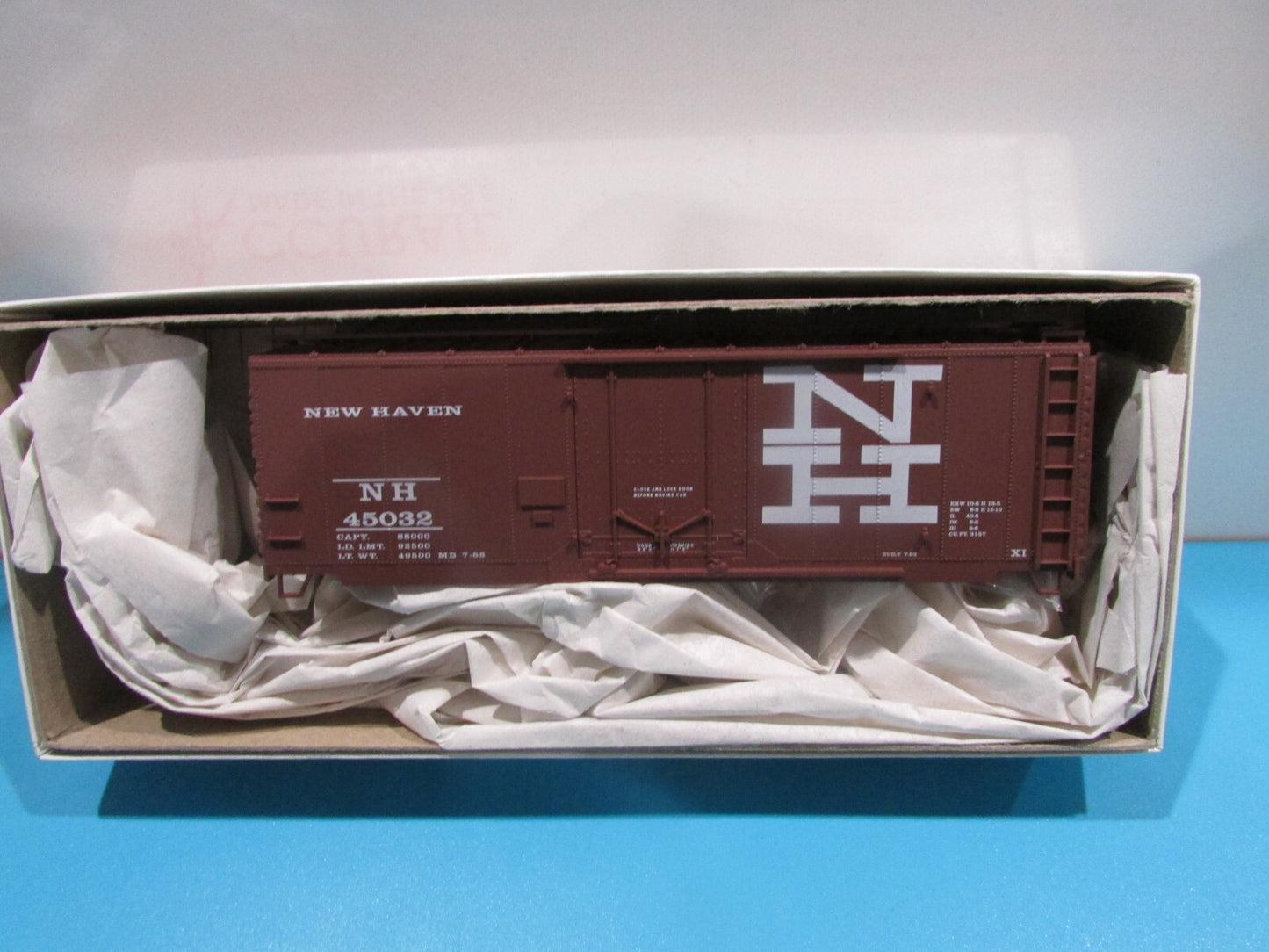 Ho Scale Accurail 3112 40' Plug Door Box Car New Haven Lot#1450