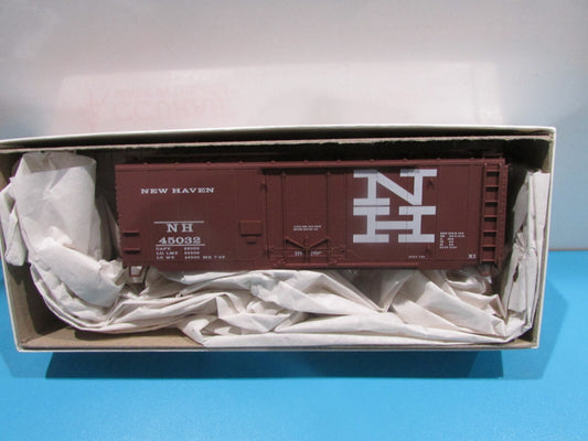 Ho Scale Accurail 3112 40' Plug Door Box Car New Haven Lot#1450