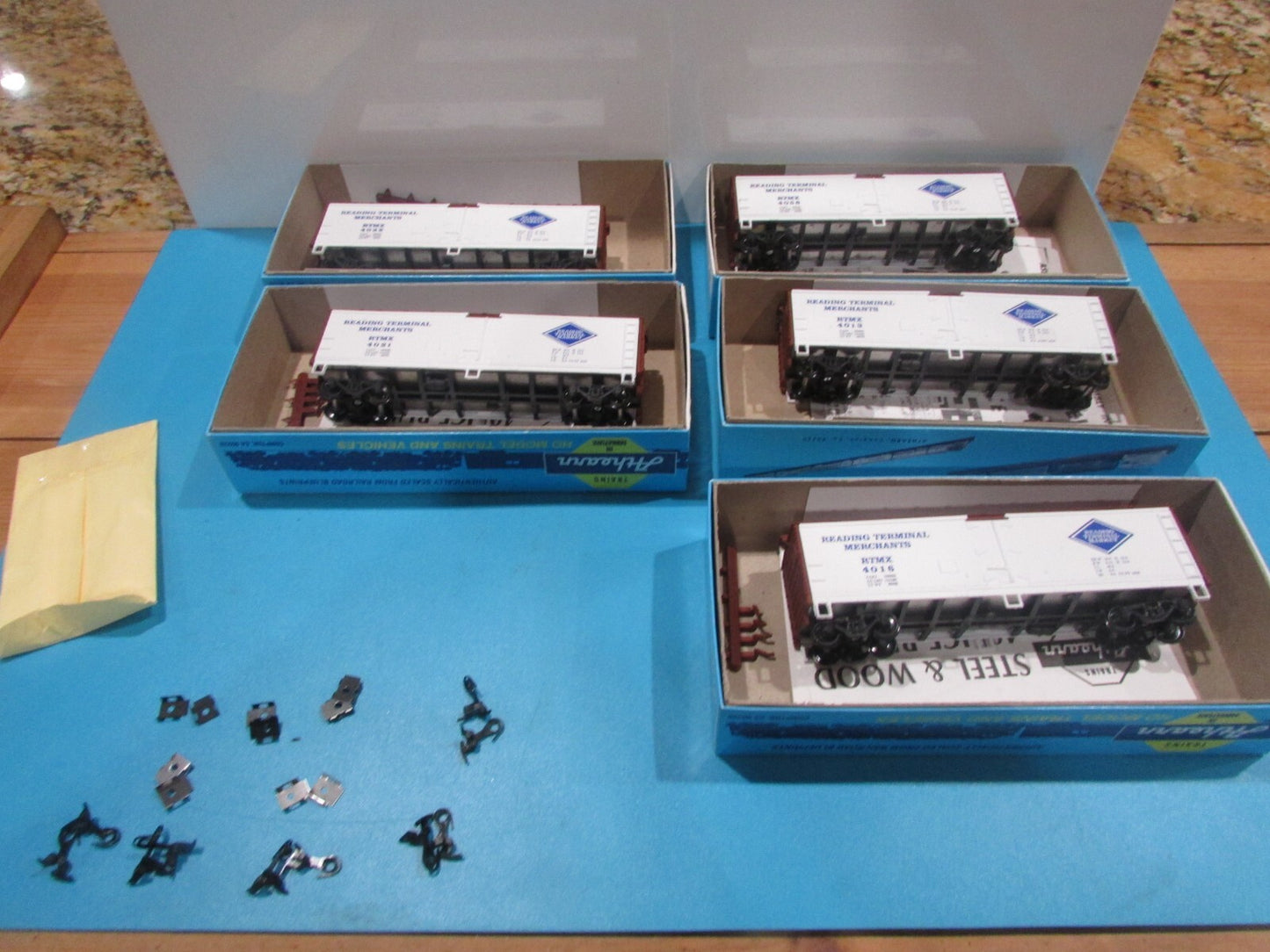 HO Scale Athearn (5) Reading Terminal Merchant's Box Car Lot#2245