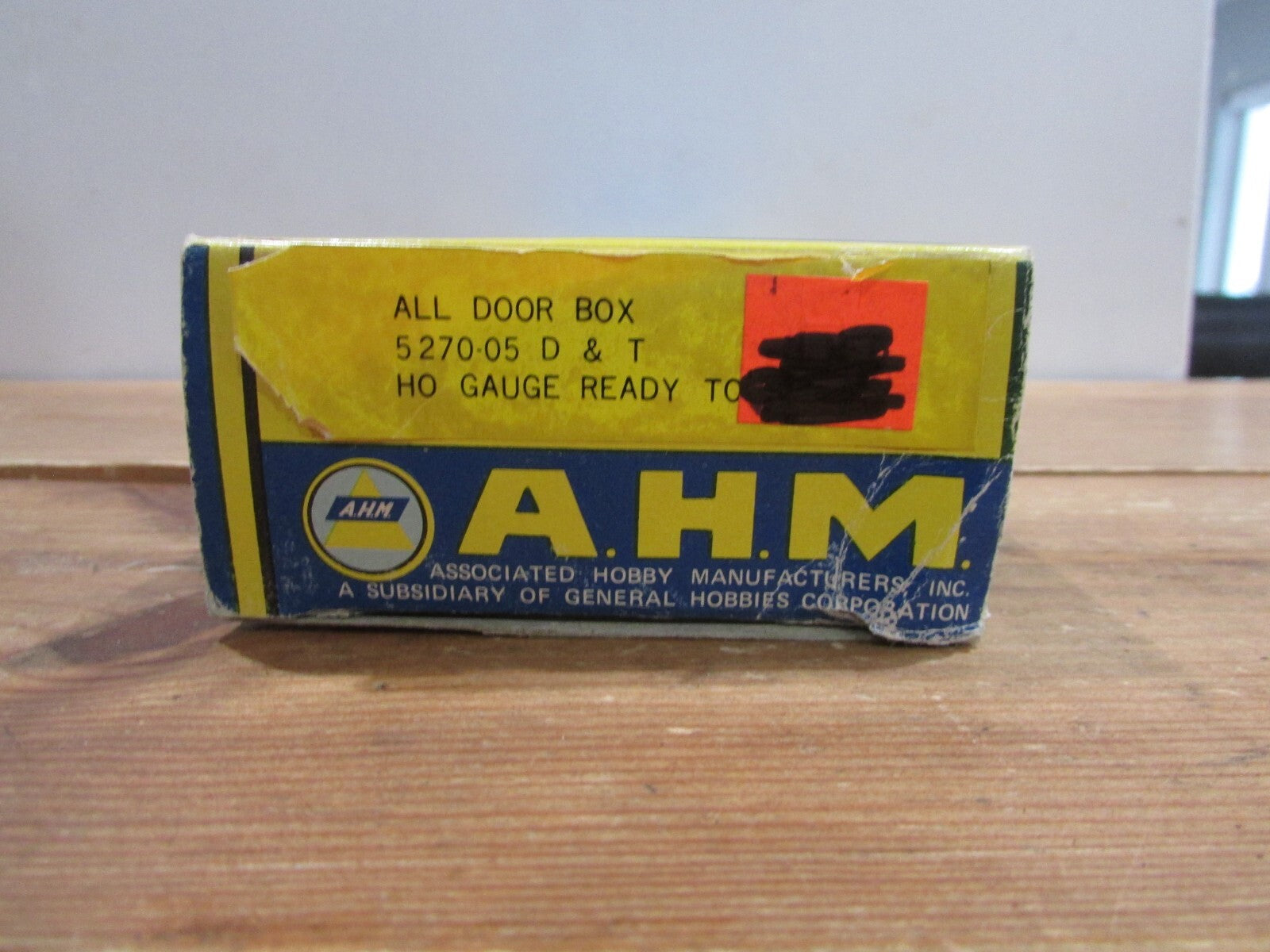 HO Scale AHM 5270-05 All Door Box Car DT&I RTR