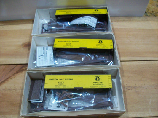 HO Scale Walthers 932-2303 (3) 40'DS Wood Reefer Freight Cars GN Lot#4070