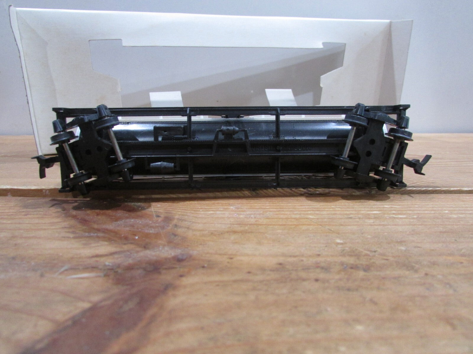 HO Scale AHM 5276G Michigan Alkali Co. Liquid Chlorine Tank Car