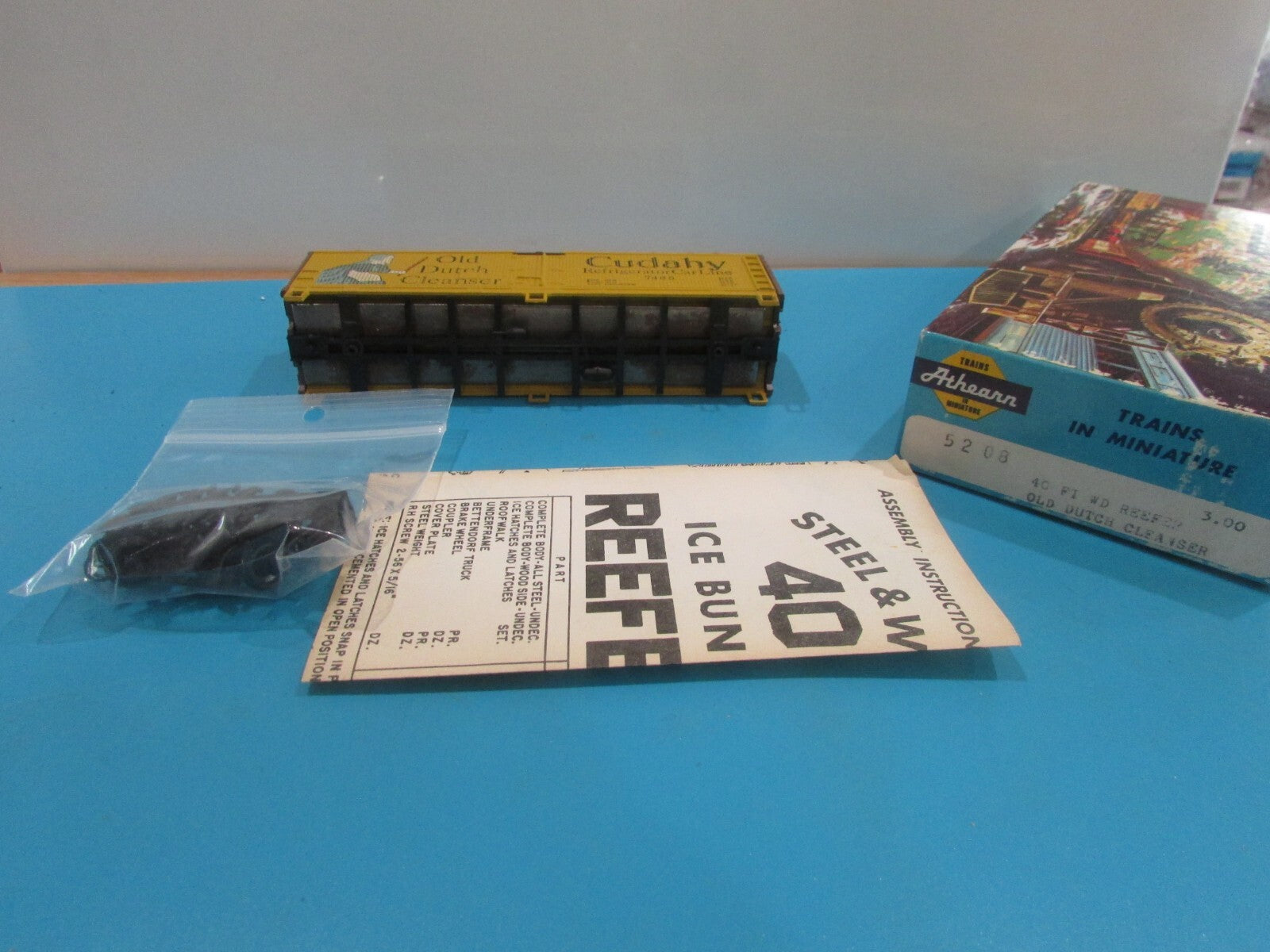 HO Scale Athearn 5208 40ft  WD Reefer Car Old Dutch Cleanser