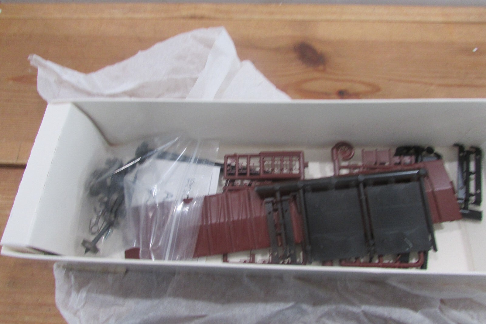 HO Scale (6) Branchline Trains Assorted Freight Cars Kit Lot#2953