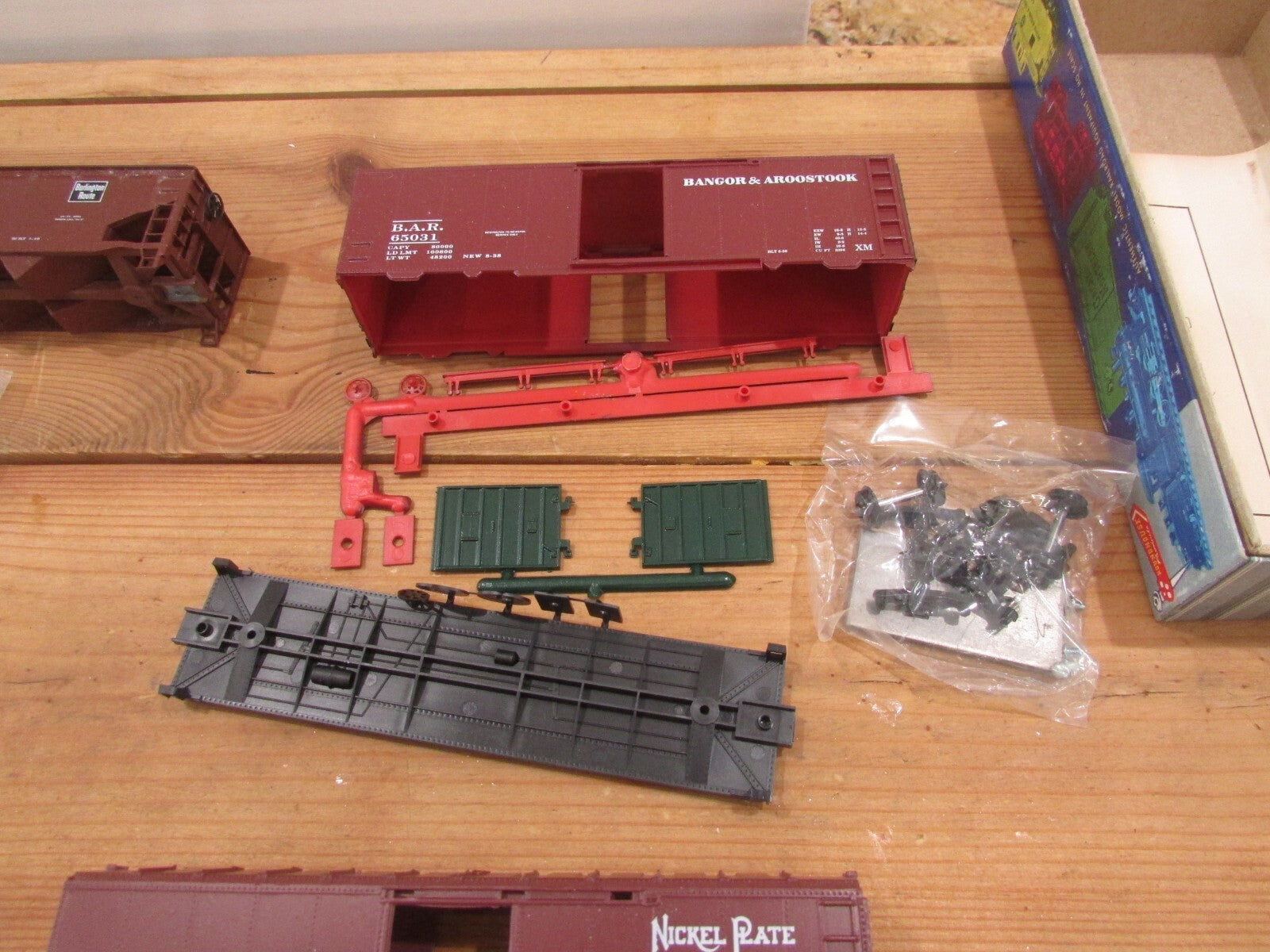 HO Scale Roundhouse & Athearn (6) Assorted Car Kits Lot#1901