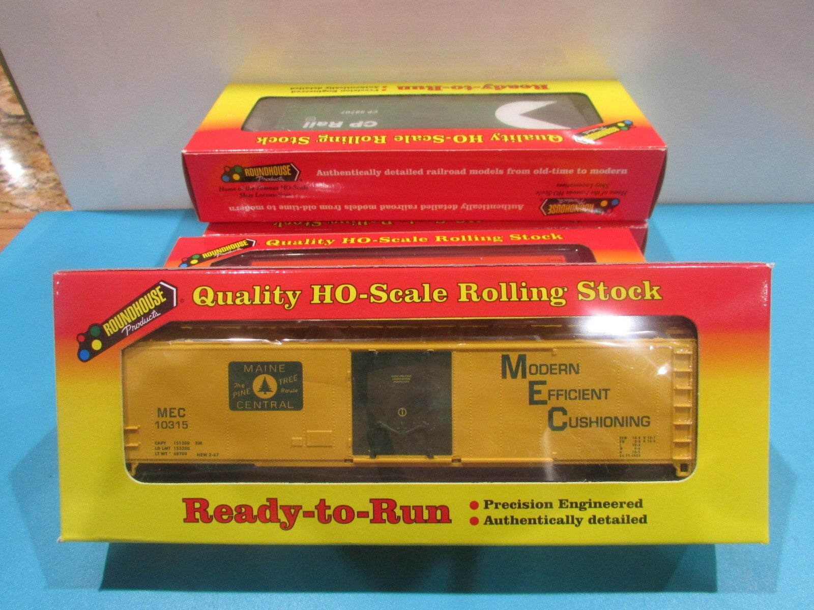 HO Scale Roundhouse (4) Assorted Freight Cars Lot#2385