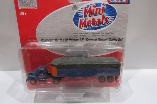 HO Scale CMW 31128 Roadway IH R-190 Tractor 32 Covered Wagon Trailer Set