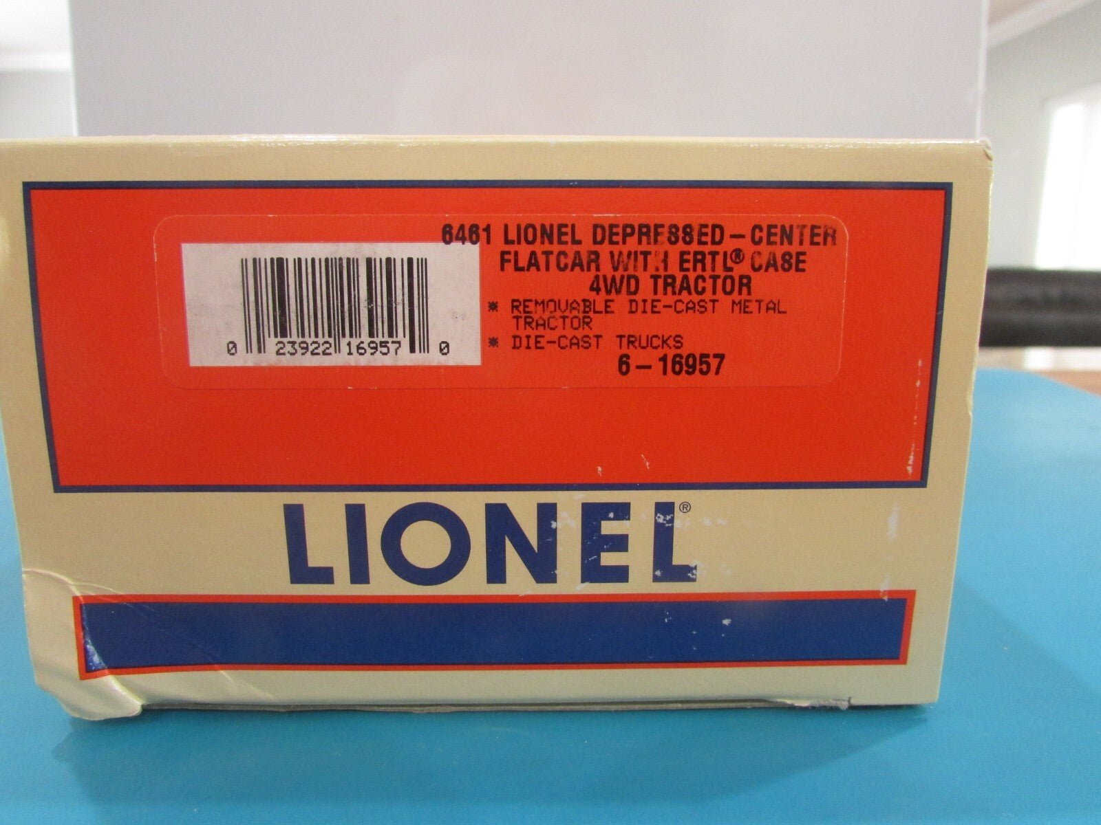 O SCALE Lionel 6-16957 Depressed-Center Flatcar w/ERTL Case 4WD Loader Lot#1704
