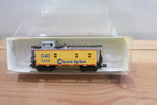 N Scale Model Power 3103 Chessie System Caboose