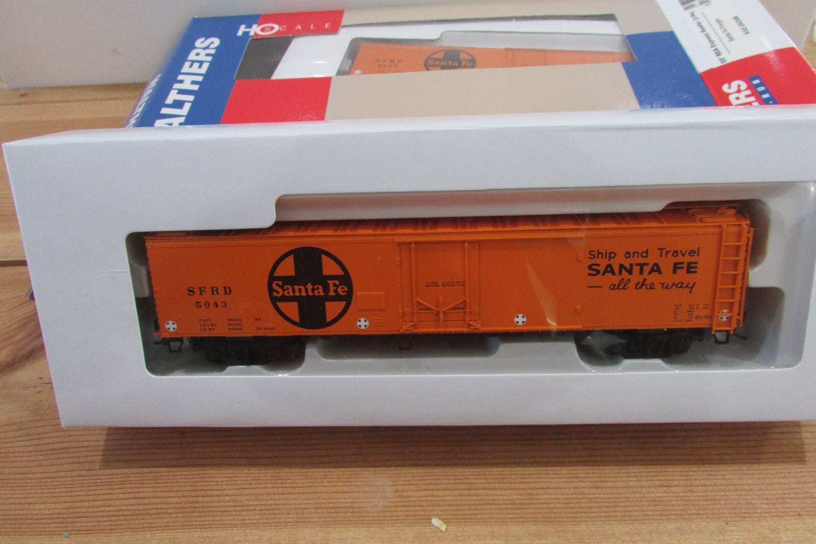HO Scale Walthers 932-26248 50' REA Express Reefer Santa Fe (2pack) Lot# 0019