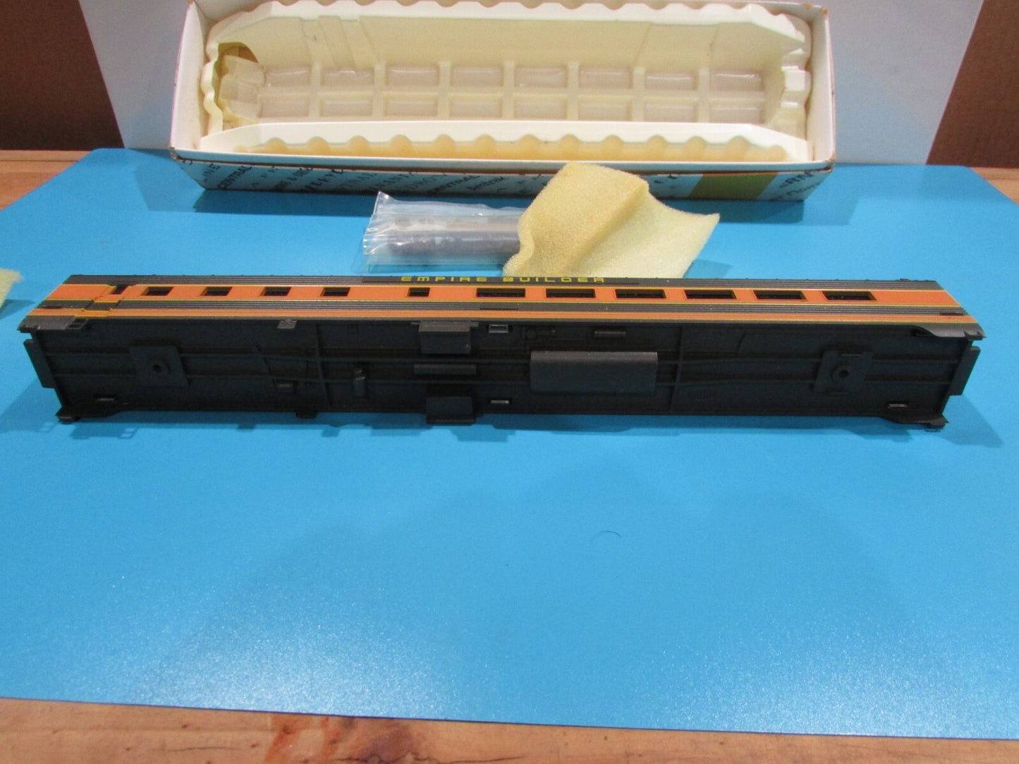 HO Scale Con-Cor Diner Passenger Car Great Northern Lot#0960