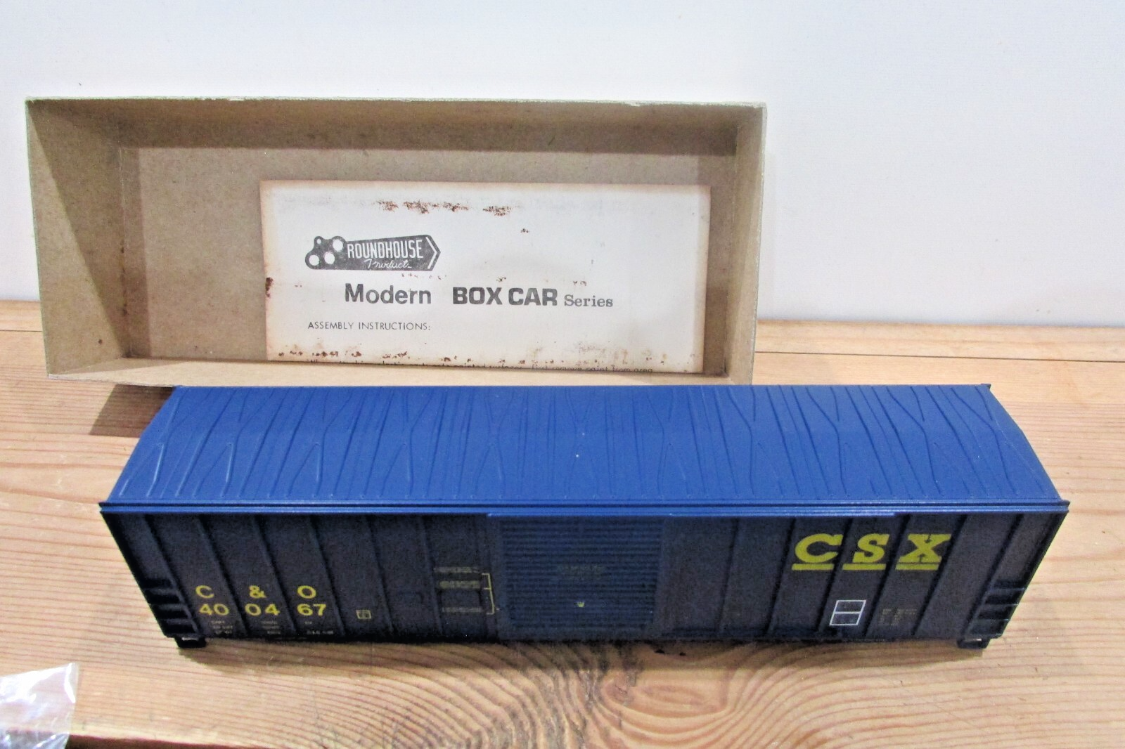 HO Scale RoundHouse 1966 50' FMC Box Car Kit CSX/C&O RH4742