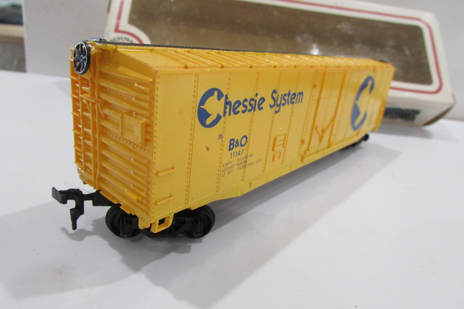 HO Scale Bachmann 43-1010-9 51' Box Car CHESSIE