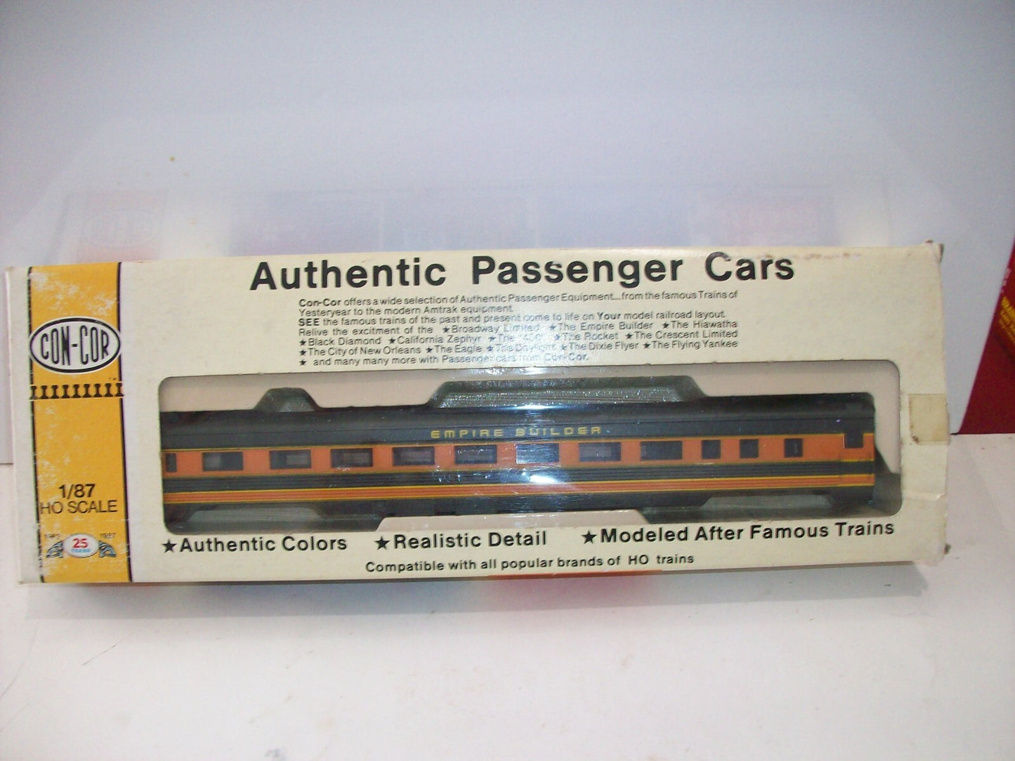 HO Scale Con-Cor  0001-807108 85' Corrugated Coach Great Northern Lot#0484