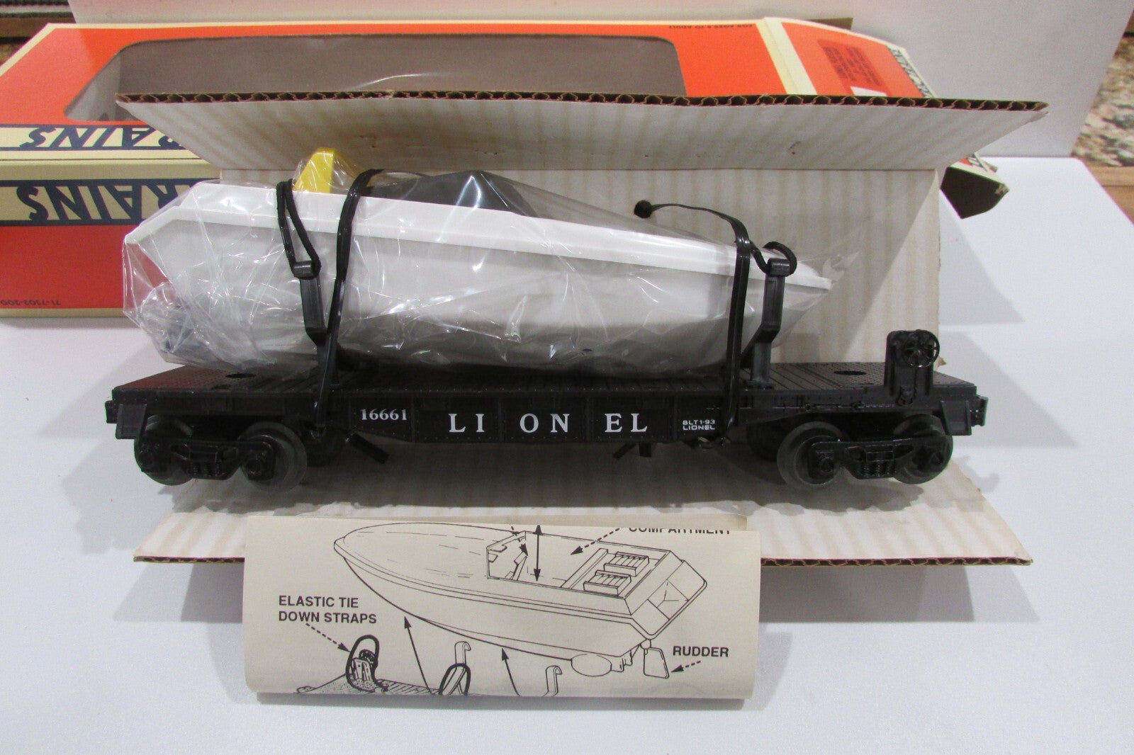 O Gauge 6-16661 Lionel Flatcar with Operating Boat
